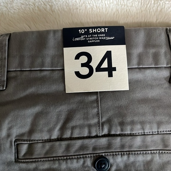 Gap 10” Short NWT - Picture 3 of 5